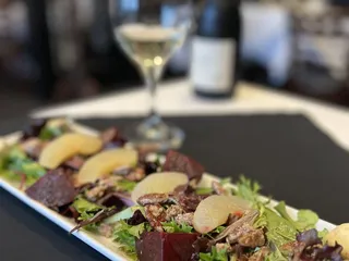 Buck's Restaurant & Bar