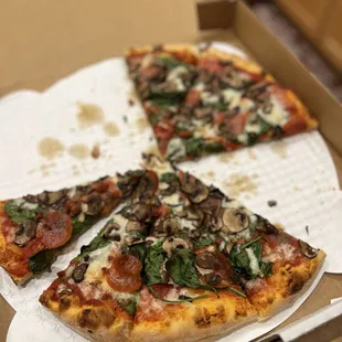 Large pizza - pepperoni, spinach, mushroom and half Canadian bacon