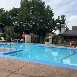 Pool area (spa closed due to COVID)