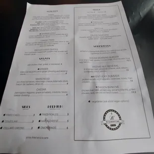 Menu 2x1 burgers from 5 to 7pm. Who says no to that?