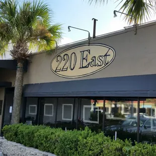 220 East, tucked into a corner of a small strip mall on Davis Island&apos;s business district.