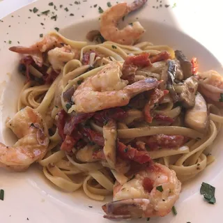 Wild Shrimp Scampi Fettuccini