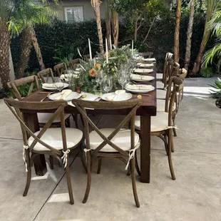 Tables, chairs, napkins and glassware all from 24/7 Events.