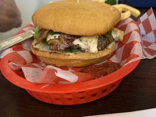 Pop's Tavern and Cafe