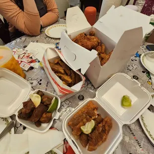 food, fried chicken, bbq wings, poultry, fried chicken wings, chicken, bbq chicken, chicken wings and fried chicken, chicken wings
