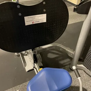 Leg machine has been broken for over a month with no repair date in sight. Poor management and upkeep of equipment. Get it fixed!