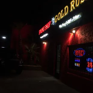 Open 24/7 for all your smoking needs