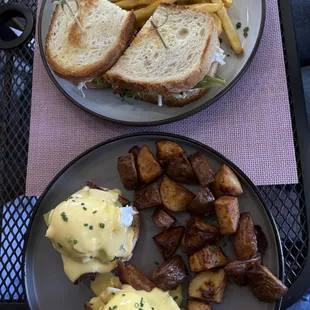 Eggs Benedict