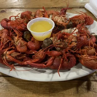 1 pound of crawfish with mushrooma