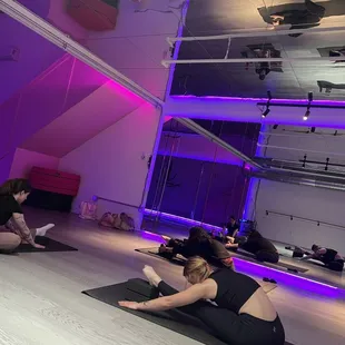 Flexi + handstand class