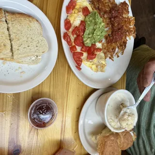 Turkey, Avocado & Tomato Omelet