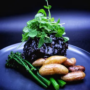 Braised Short Ribs
Teriyaki Glaze, Pearl Onions, Broccolini, Pineapple, Peewee Potatoes