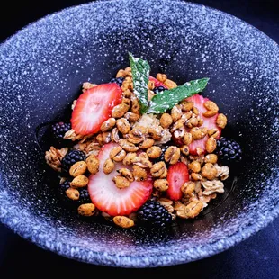 Parfait
Fresh Yogurt, Oats, Granola, Manuka Honey, Fruit