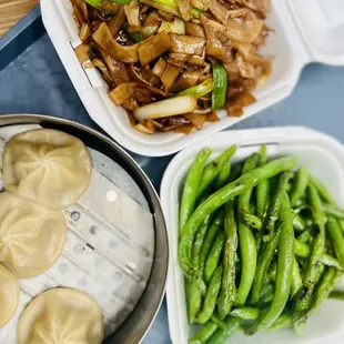 Dumpling, green beans and chow fun