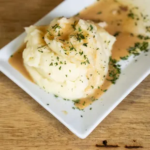 mashed potatoes and gravy