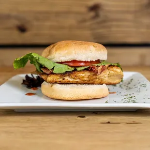 a chicken sandwich on a plate