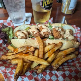 Shrimp po&apos; boy
