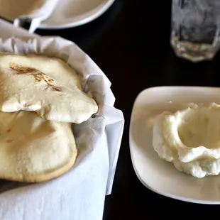 Bread &amp; Garlic Sauce