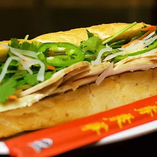 Enjoy a made-to-order Banh Mi at 2Geaux Pho Bar in Harrah's New Orleans. Visit 2Geaux Pho Bar to grab a made-to-order Vietnam...