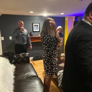 Cozy rooms to relax with friends