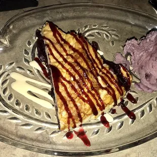Inside out berry pie with ice cream.