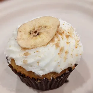 THE best Banana creme cupcake that has ever existed.