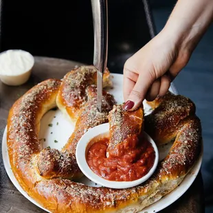 Jumbo Pizza Pretzel