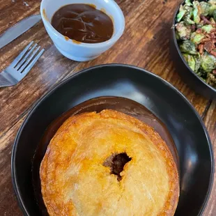 Guinness Sakes Hearty Irish stew with lean ground beef, carrots, and potatoes, slow simmered in a rich Guinness Stout gravy. Extra gravy!