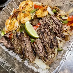 Fajitas mixtas (steak &amp; shrimp)