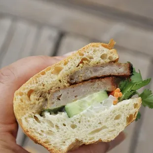 Banh mi nem nuong