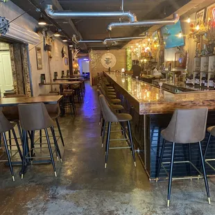 Cozy wine and taps bar. Nice place to rest with a beverage while shopping. Met the owners and they were so friends and welcoming.