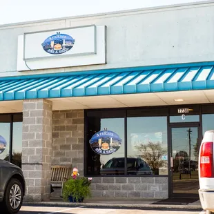 the outside of the restaurant