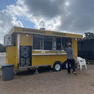 3 Hermananas Taqueria