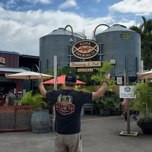 3 Iron paying respect to the Kona brewery in Kona Hawaii.