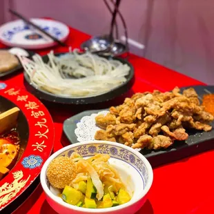 crispy pork (酥肉) + red tapioca pasta (红苕粉)