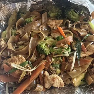 Pad see ew with chicken