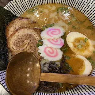 Tonkotsu Black  (with all recommendations toppings)