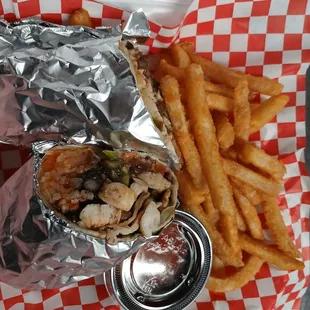 Acapulco Buritto &amp; Fries Basket