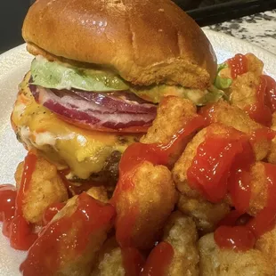Smoked Gouda &amp; All American Cheesbuger Basket w/ Tots