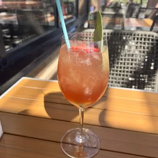 Strawberry Spritz (non alcoholic)