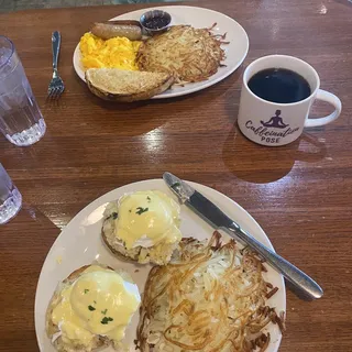Walleye-Shrimp Cake Benedict