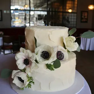 Wedding Cake by 3 Sweet Girls Cakery