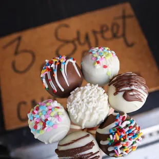 Cake Pops at 3 Sweet Girls Cakery!