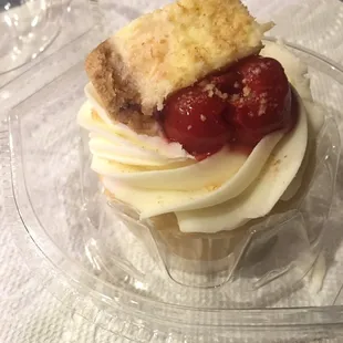 Cherry cheesecake cupcake