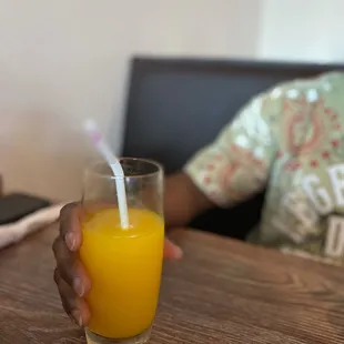 This orange juice tho great!!! That fresh squeezed orange juice!!