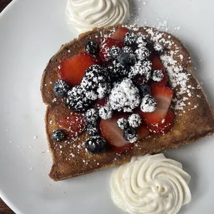 French Toast w/berries