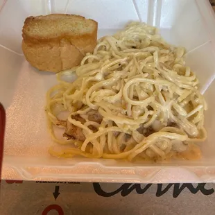 Chicken Alfredo with Garlic bread