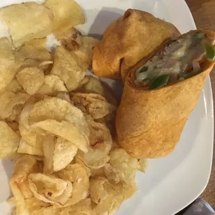 Chicken fajita wrap with kettle chips