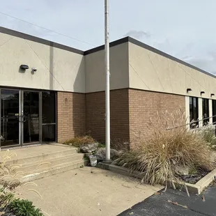 Unmarked main entrance