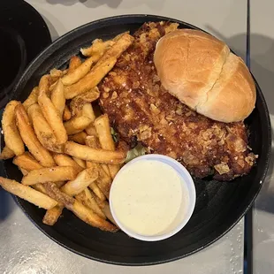 Potato chip chicken sandwich